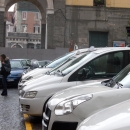 piazza_carolina_della_vergognaparcheggio_abusivo_taxiutenti_mandati_via_dai_tassisti2.jpg