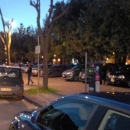 marciapiede_villa_comunale_usato_come_parcheggio3.jpg