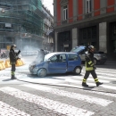 un_auto_prende_fuoco_prima_di_via_chiatamone_intervengono_i_vigili_4.jpg