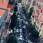 1_napoli_via_tino_di_camaino_traffico.jpg