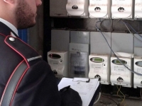 3_carabinieri_furto_energia_elettrica_990x682.jpg