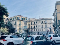 3_napoli_piazza_degli_artisti_traffico_caotico.jpg