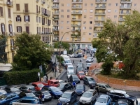 4_napoli_piazza_degli_artisti_traffico_caotico.jpg