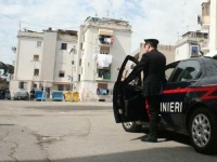 7_carabinieri_al_rione_poverelli.jpg