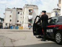 8_carabinieri_al_rione_poverelli.jpg