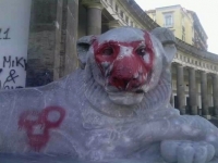 leone_del_colonnato_di_piazza_del_plebiscito.jpg