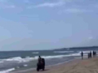 moto_viaggia_sulla_spiaggia_di_passoscuro.jpg