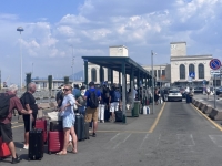 napoli_molo_beverello_bolgia_taxi.jpg