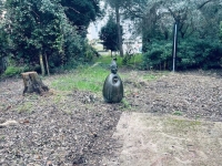 napoli_parco_mascagna_l_aiuola_dove_si_trovava_la_targa_scomparsa.jpg