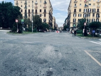 napoli_piazza_degli_artisti_l_area_chiusa_al_traffico_priva_di_arredo_urbano.jpg