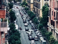 napoli_via_tino_di_camaino_traffico_paralizzato.jpg