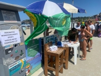 raccolta_firme_in_spiaggia_a_ischia3.jpg