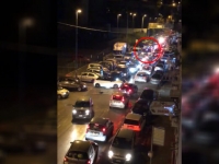 traffico_movida_bagnoli_via_coroglio_video_ambulanza_696x392.jpg