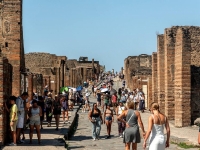 turisti_a_pompei_.jpg