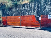 vomero_castel_sant_elmo_il_muro_transennato.jpg