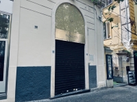 vomero_via_scarlatti_lo_storico_negozio_monetti_chiuso_di_recente.jpg