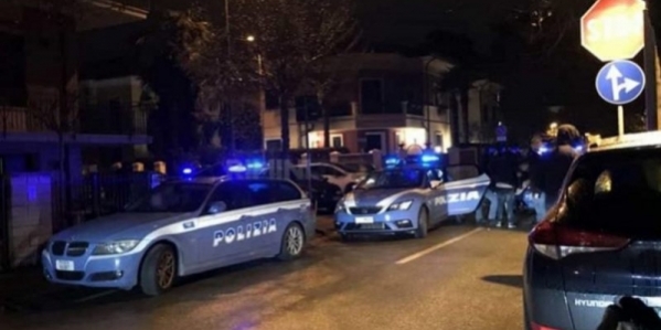 10_a_polizia_notte_1_2.jpg