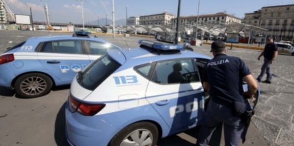 10_polizia_piazza_garibaldi_stazione_napoli.jpg