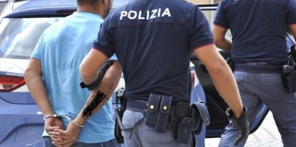 11_polizia_arresto_735x440_1.jpg