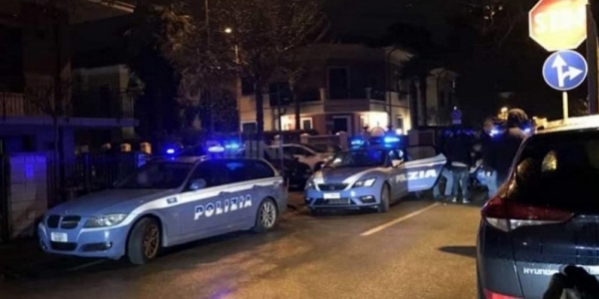 12_a_polizia_notte_1_2.jpg