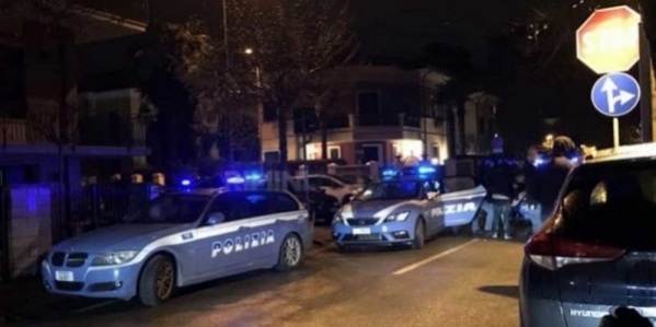 13_a_polizia_notte_1_2.jpg