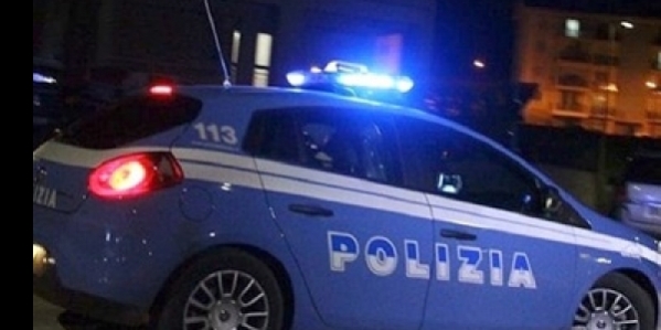 30_7308159_24161021_polizia_volante_notte800.jpg