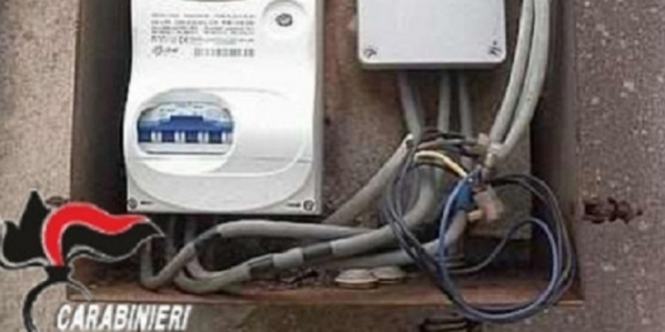 3715570_1416_contatore_energia_manomesso_furto_di_energia_elettrica_arrestato.jpg