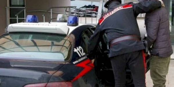 3_carabinieri_arresto_374221660x368.jpg