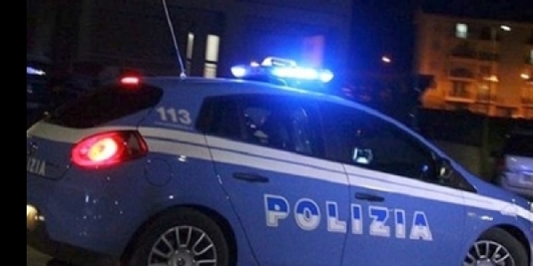 44_7308159_24161021_polizia_volante_notte800.jpg