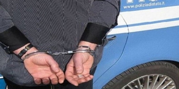 4_arresto_polizia_1.jpg