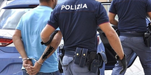 5_polizia_arresto_1.jpg