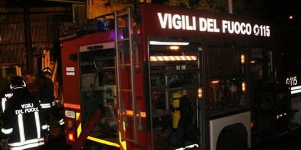 5_vigili_del_fuoco_notte_598275660x3680.jpg