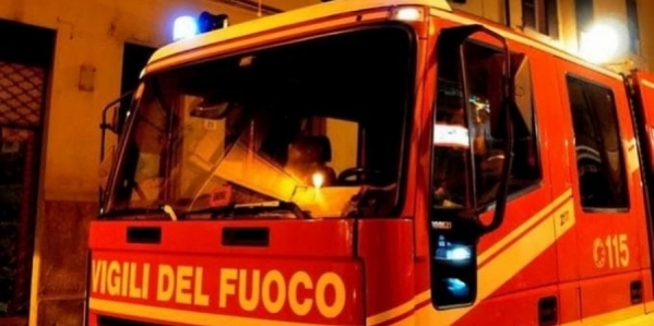 6_vigili_del_fuoco_notte_3.jpg