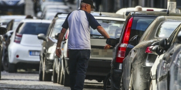 7256344_27105920_parcheggiatori_abusivi.jpg