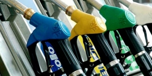 benzina_distributore_carburanti_2.jpg