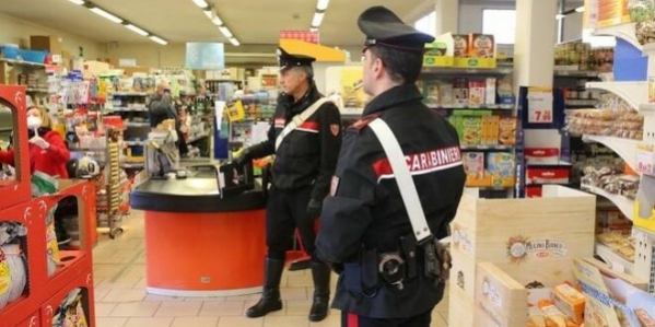 furto_in_supermercato_carabinieri_3313680660x368.jpg