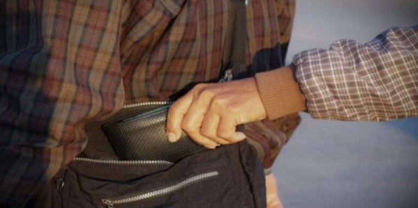 pickpocketing_borseggiatore.png