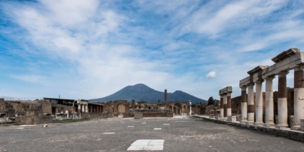pompei_foro.jpg