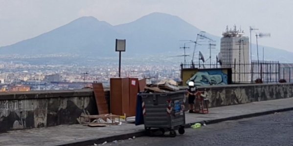rifiuti_napoli_768x432.jpg