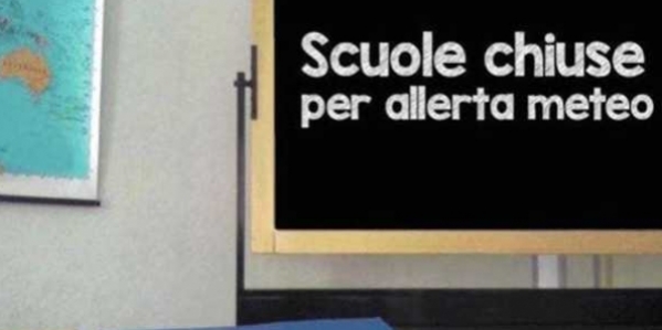 scuolachiusa.jpg