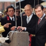 Napoli  via Mario Fiore  22 dicembre 1976  Luigi Buccico � il primo a destra