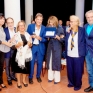 antonella_anedda_con_il_premio_la_ginestra_2024_e_con_il_comitato_scientifico.jpeg