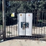 Napoli parco Mascagna cartello di cantiere vandalizzato